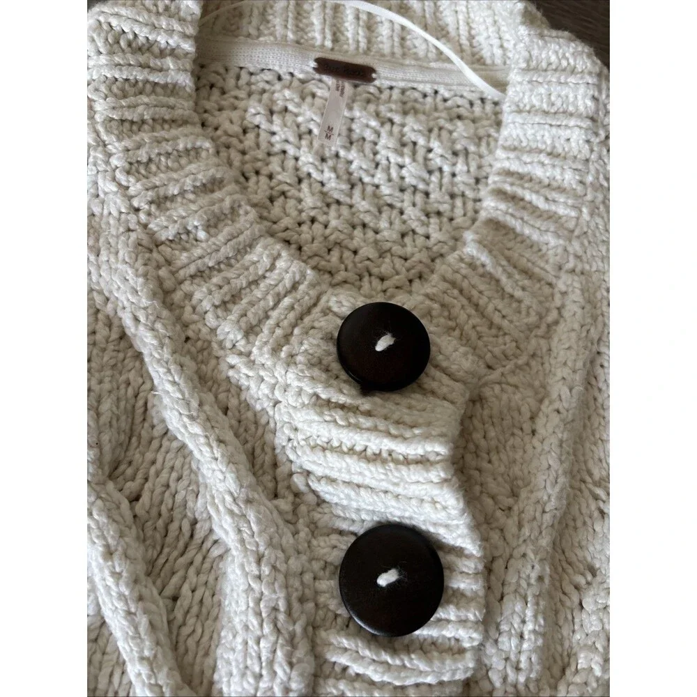 Free People Bonfire Cable Knit Crop Cardigan Sweater, Wood Buttons Ivory Cream M